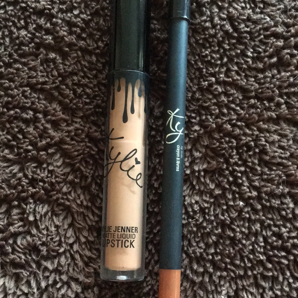 Kylie Jenner hazel lip kit